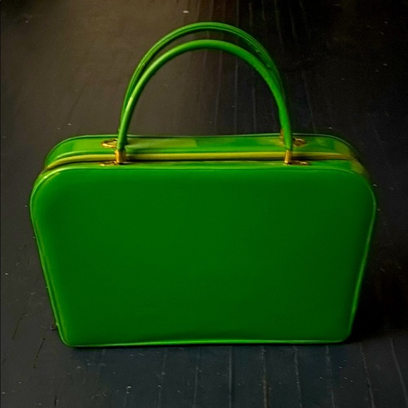 Vintage green patent leather handbag with gold Van Cleef inspired hardware - Picture 1 of 6